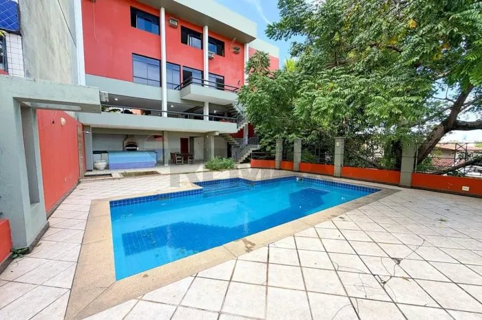 CASA DE 4 QUARTOS NO CORAÇÃO DE VILA VELHA