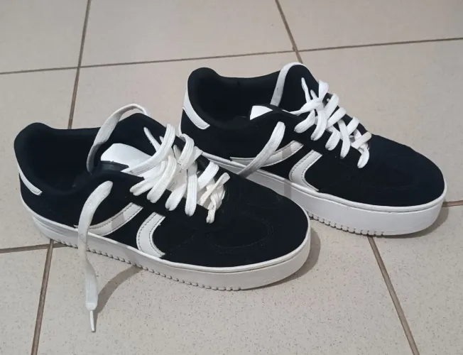 Tênis Preto Tamanho 38