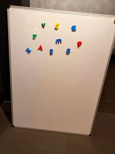 Quadro branco magnético 90x 120 cm com acessórios 