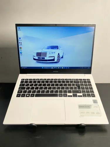 Notebook i3 De 10 Geração 4.10 GHz (impecável)