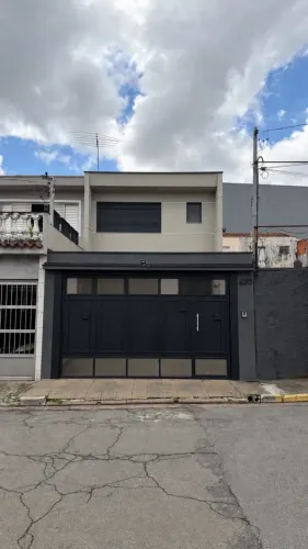 Casa independente à venda e para locação no Jardim Aeroporto | Campo Belo