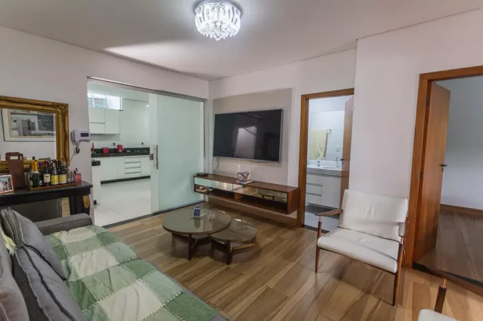 Casa à Venda - Colégio Batista, 5 Quartos, 290 m2