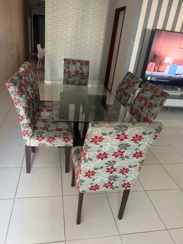 Mesa de Vidro com 6 cadeiras