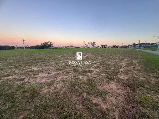 Lindo terreno de esquina no Condomínio Reserva das Águas