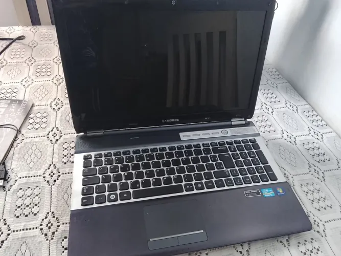 Notebook Samsung Intel i5, 4gb com defeito