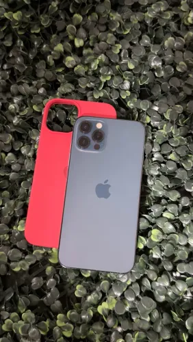 iPhone 12 Pro azul escuro