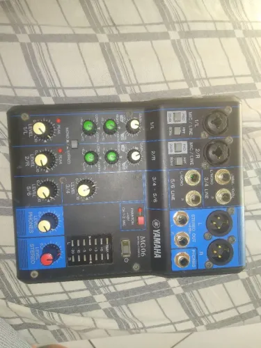 Mesa de som semi nova Yamaha