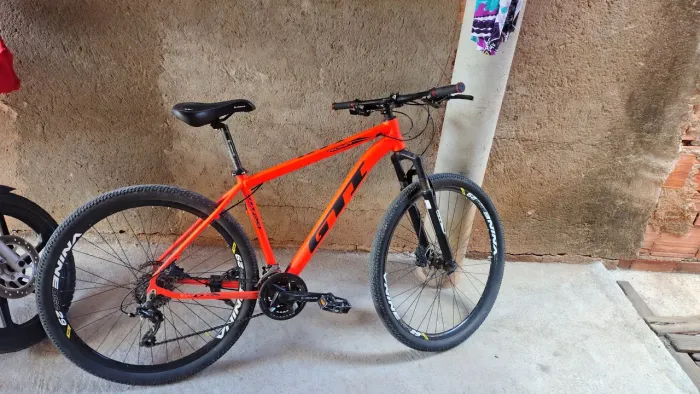 Bicicleta aro 29 gti kubo K7 e freios Hidráulicos 