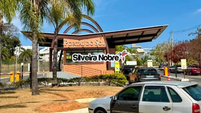 Casa em Condomínio para Aluguel (Portal do Sol) com 4 quartos, 2 suítes e varanda gourmet