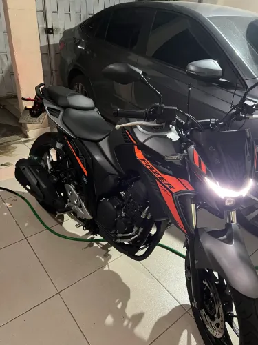 Vendo fazer FZ25