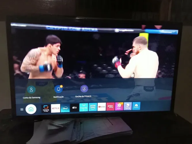 TV Samsung - Pouco usada - R$ 900