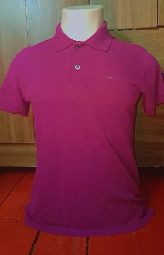 Camisa Polo magenta 