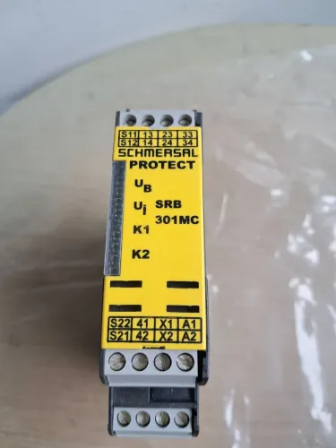 Relé de segurança Schmersal SRB 301MC-24V