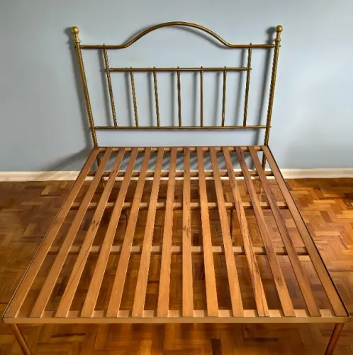 Cama de casal de latão