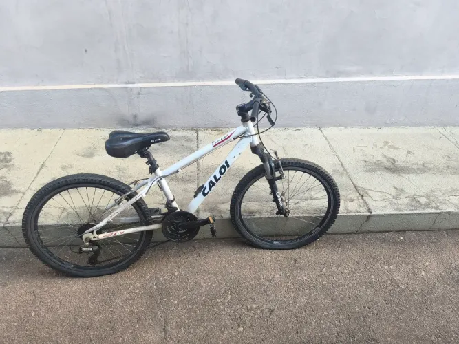 Vende-se bicicleta Caloi wild branca