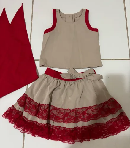 Roupa de são joão - Maria Bonita (acompanha um lenço vermelho)