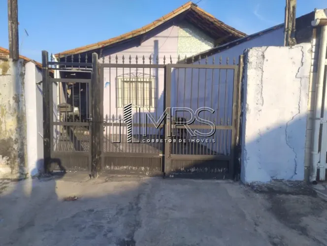 Casa Geminada à Venda em Caiçara Praia Grande - 2 Quartos e 2 Vagas