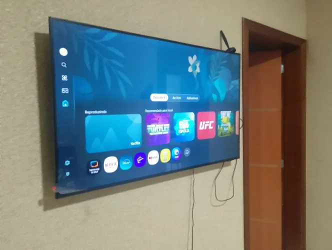 Vendo tv smart 4k 50 polegadas 9 meses de uso 1,600