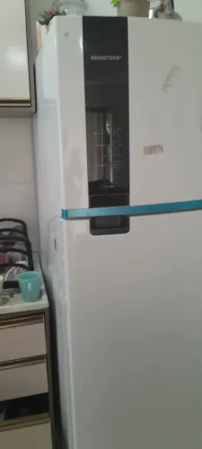 Vendo geladeira semi nova froos free