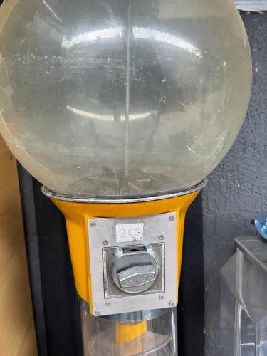 Máquina de bolinha, vending machine