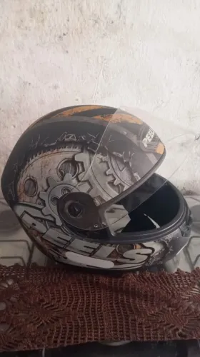 Capacete
