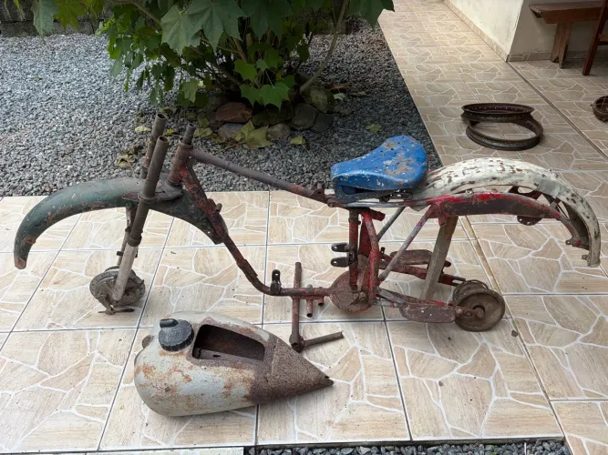 Quadro moto antiga Jawa + peças