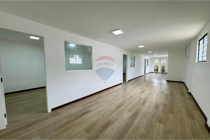 Sala Comercial em Manaus: Proximo a Sefaz/Henock Reis 117m², 5 Salas, 3 Vagas