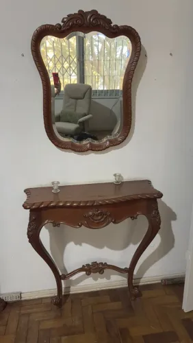 Espelho e console ornado antigo