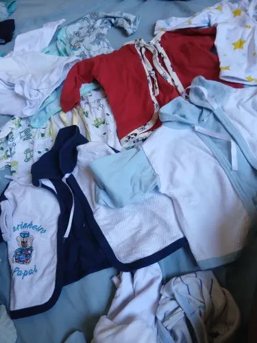 Roupas de bebê menino para doação 