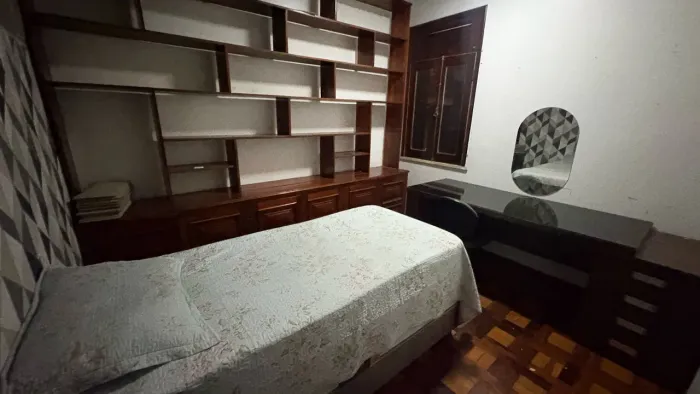 ALUGA-SE QUARTO EM APARTAMENTO PARA ESTUDANTES MULHERES