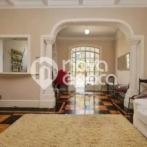 Urca | Casa 4 quartos, sendo 2 suites