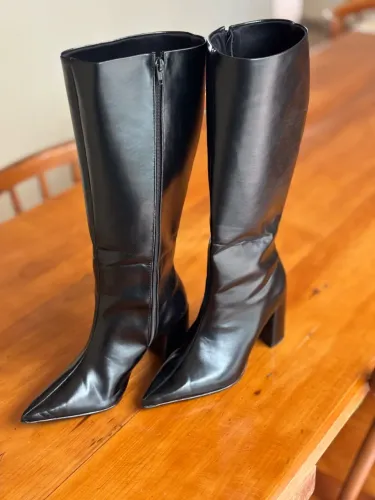 Bota Constance Preta Cano Alto Bico Fino Tam. 37 - Seminova