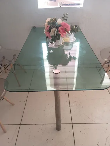 Vendo linda mesa de jantar