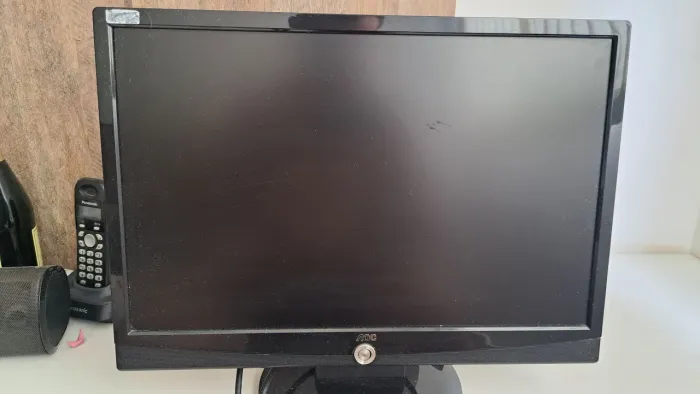 MONITOR AOC 15/17 POL - DESOCUPAR ESPAÇO