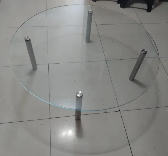 Mesa de vidro para sala de estar