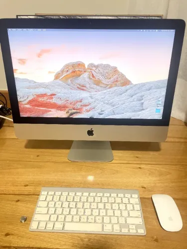 iMac 21,5" Mid 2014 Core i5 | SSD 480GB Rápido | 8GB RAM + Magic Keyboard e Magic Mouse