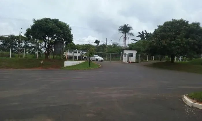 Comercial Galpão em Uberlândia