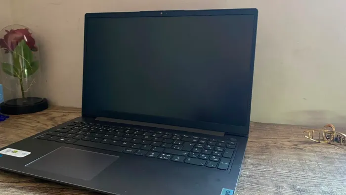 Notebook Lenovo 11th Gen intel (R) Core (TM) i3