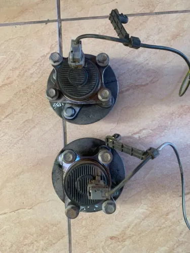 PAR CUBO/SENSOR ABS TOYOTA ETIOS