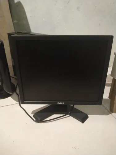 Monitor Dell com defeito 