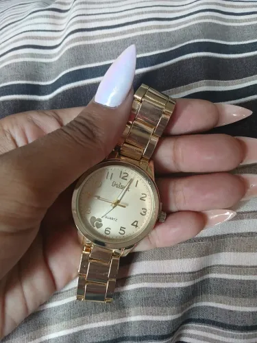 Relógio dourado 