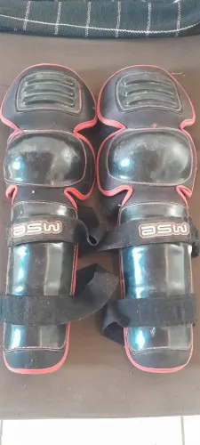 joelheiras com caneleiras da marca ASW, modelo Extreme
