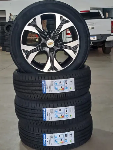 Rodas Onix Aro 15 Nova com pneus importados 