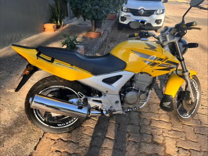 CBX 250 TWISTE BEM CONSERVADA 