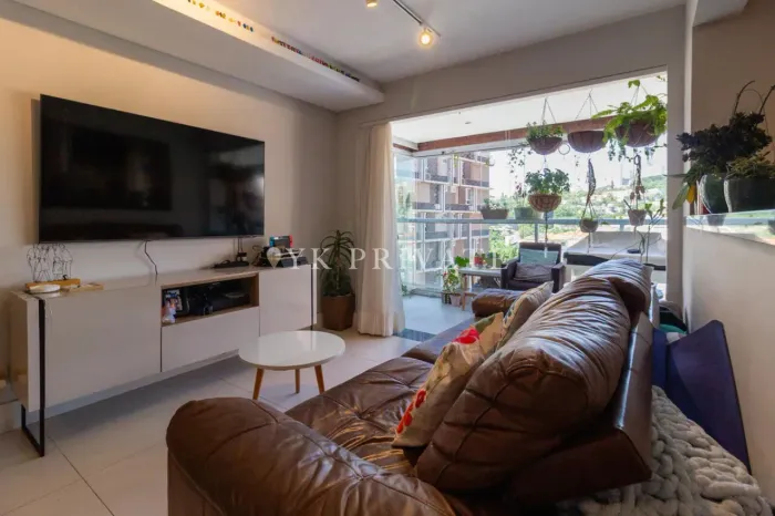 Apartamento à Venda na Rua Mota Pais, Vila Ipojuca/ 102m²/ 3 Quartos/ 2 suítes/ 2 vagas Fi