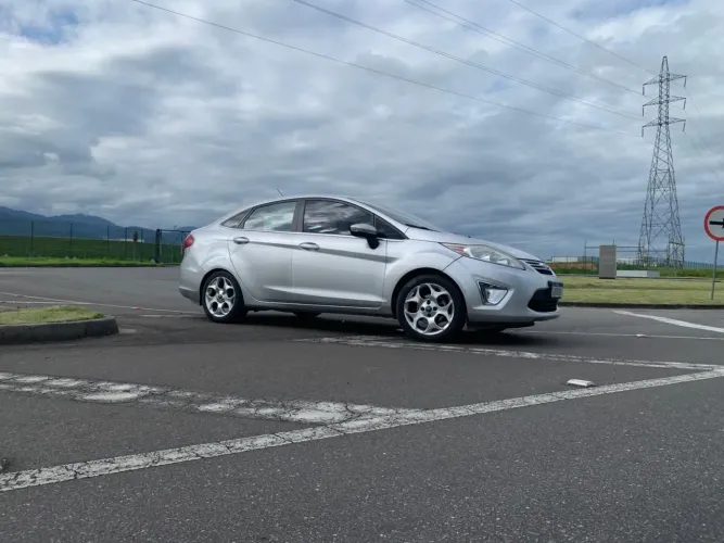 Ford Fiesta Sedan SE 1.6 8V Flex 4P 2024