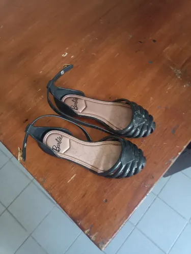 Sapatilha Barbie preta 