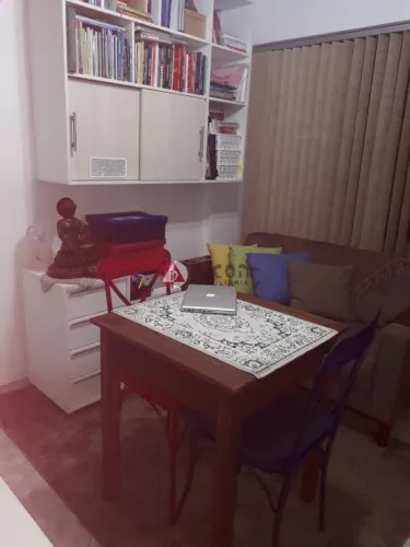 QUITINETE DIVIDIDA MOBILIADA À VENDA BELA VISTA SÃO PAULO.