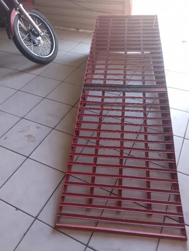 Rampa para expor motos em loja