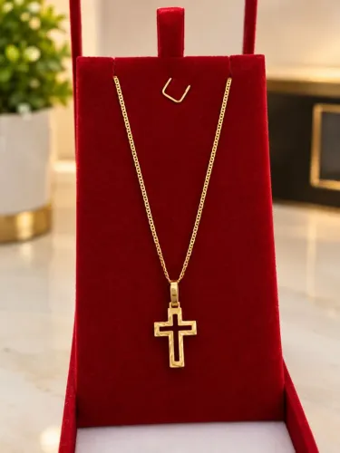 Cordão em ouro 18k com pingente de crucifixo